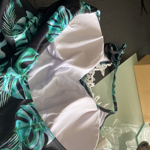 Women's Blooming Jelly One Piece Lace V Neck Swimsuit Large NWOT - Picture 5 of 6